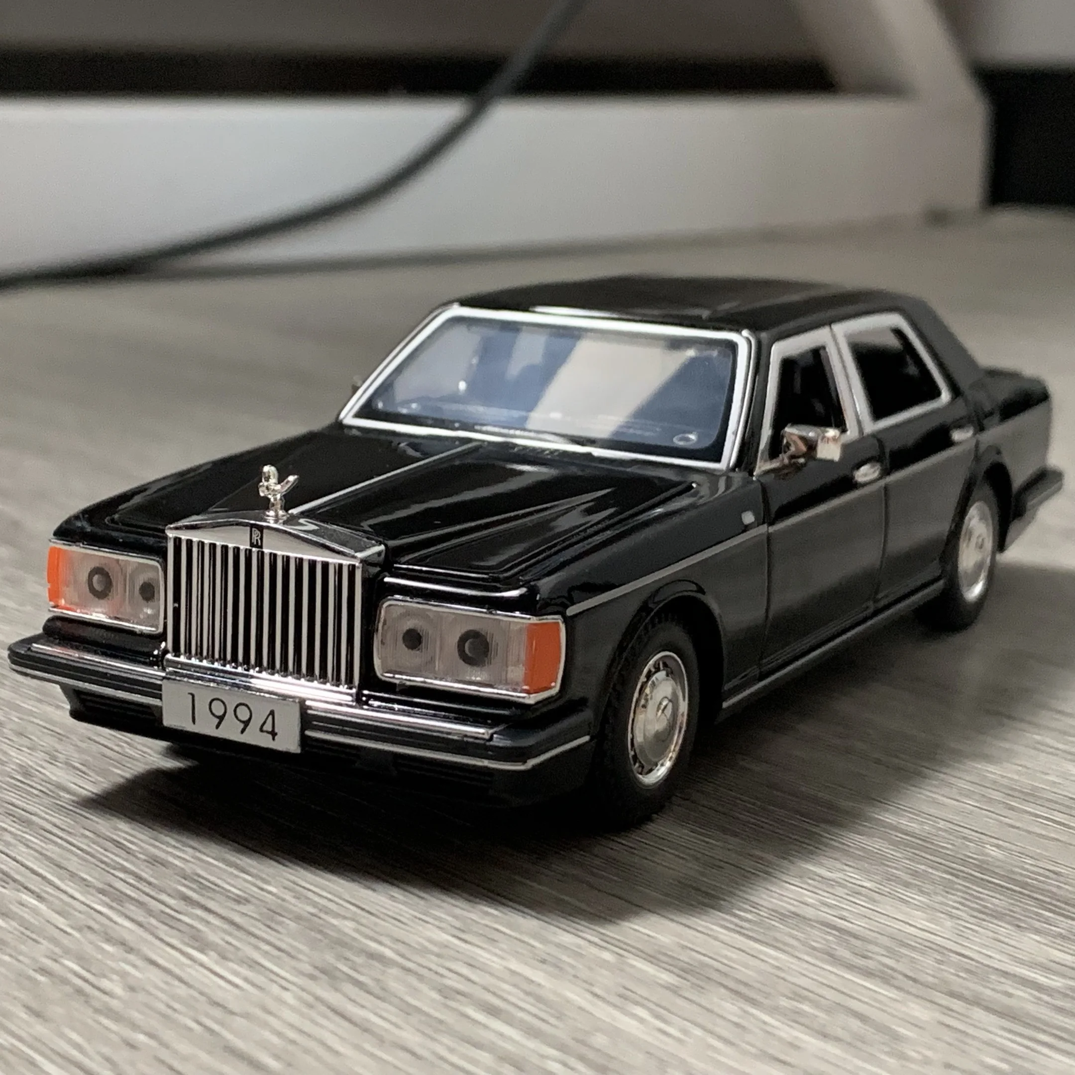 1:32 Scale Diecast Rolls Royce Silver Spur Model 3 1:32 Scale Diecast Rolls Royce Silver Spur Model - Image 3