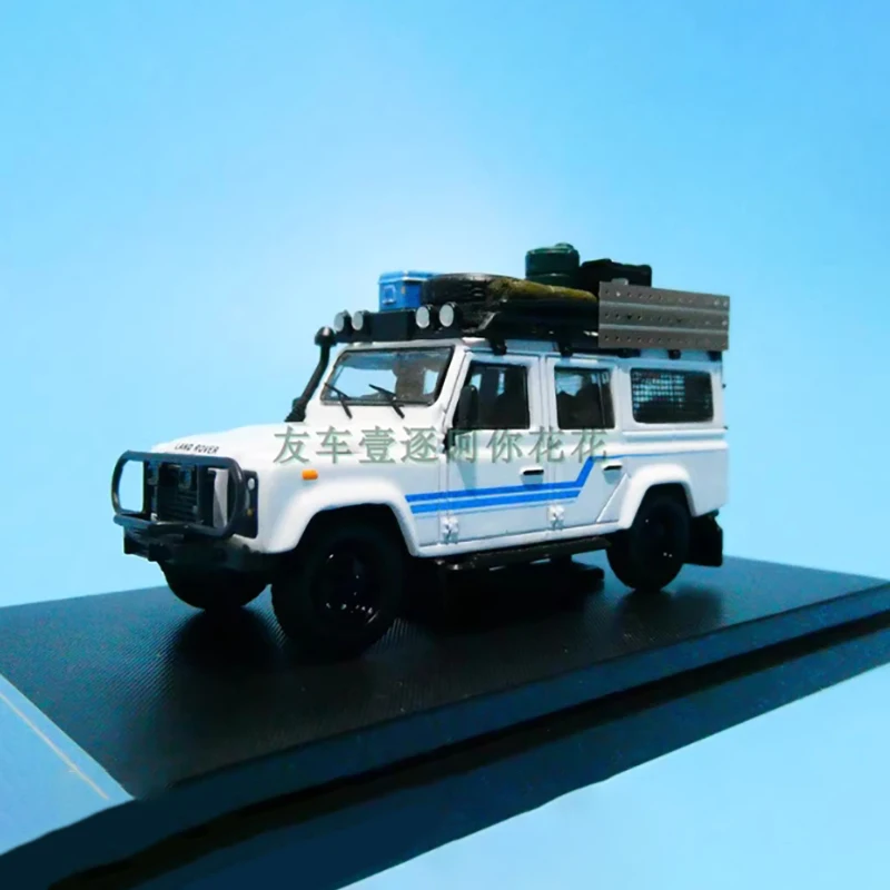 Land Rover Defender 110 Diecast Model 1/64 2 Land Rover Defender 110 Diecast Model 1/64 - Image 2