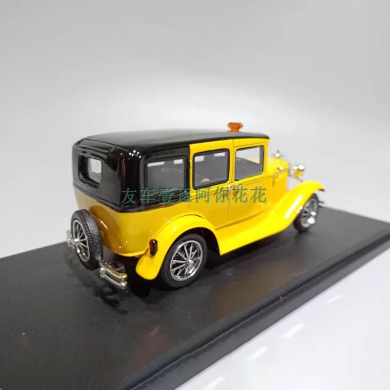 1931 Vintage Taxi Diecast Model - 1:43 Scale 5 1931 Vintage Taxi Diecast Model - 1:43 Scale - Image 5