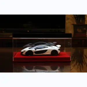 White 1:18 Scale Sports Car Display Model