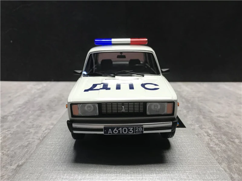 Vintage Soviet Union Lada 2105 Car Model 3 Vintage Soviet Union Lada 2105 Car Model - Image 3