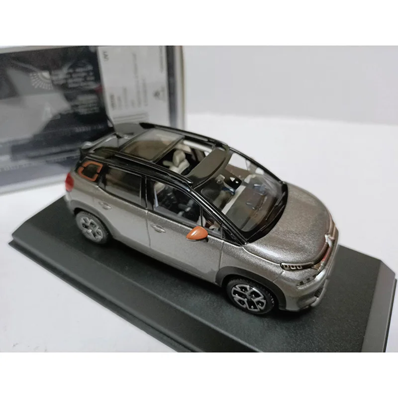 Citroën C3 Aircross 1:43 Scale Diecast Model 3 Citroën C3 Aircross 1:43 Scale Diecast Model - Image 3