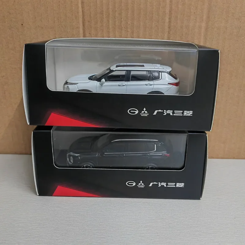 1:43 Scale Outlander Diecast Model SUV 5 1:43 Scale Outlander Diecast Model SUV - Image 5