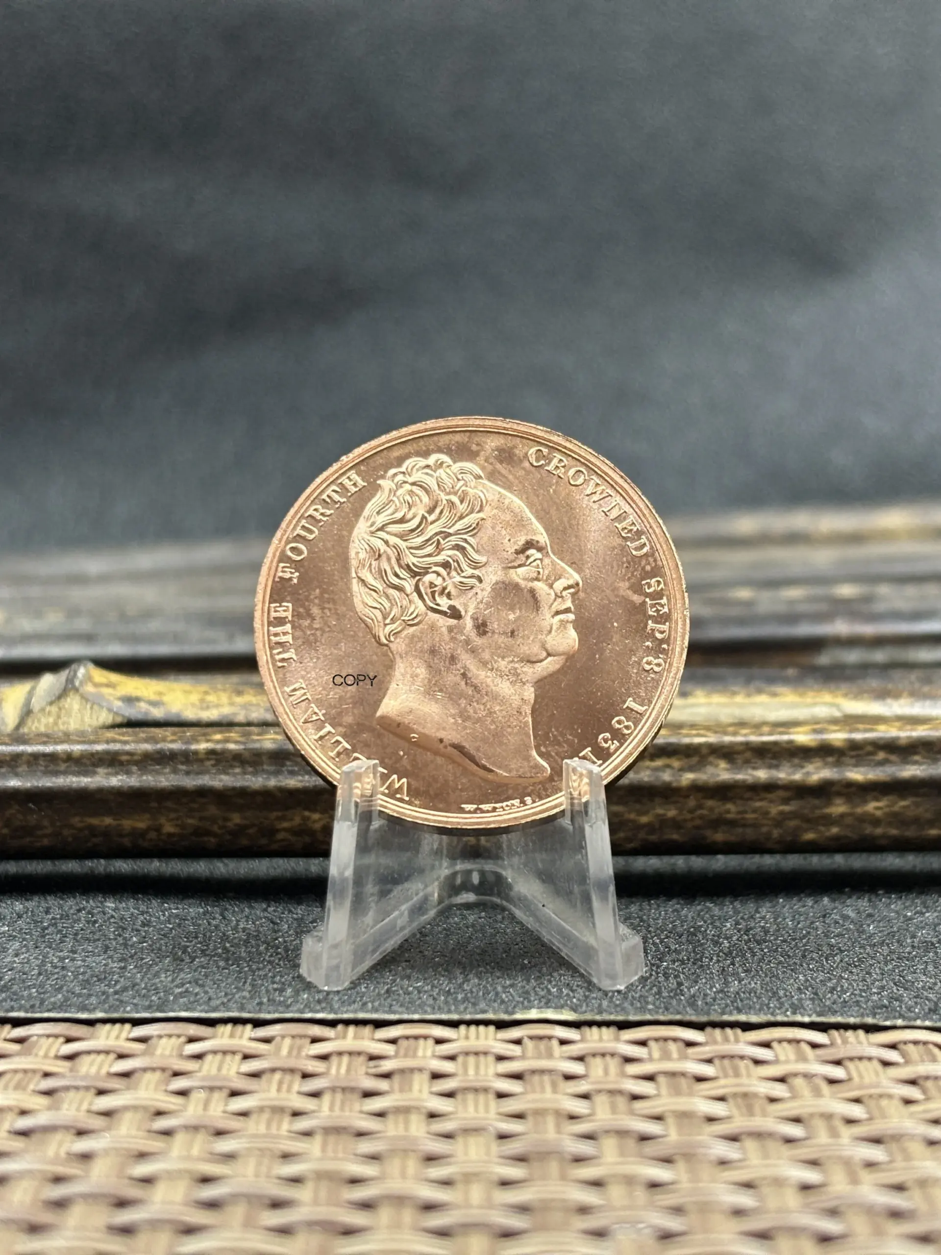 Queen Victoria Vintage Copper Replica Coin 4 Queen Victoria Vintage Copper Replica Coin - Image 4