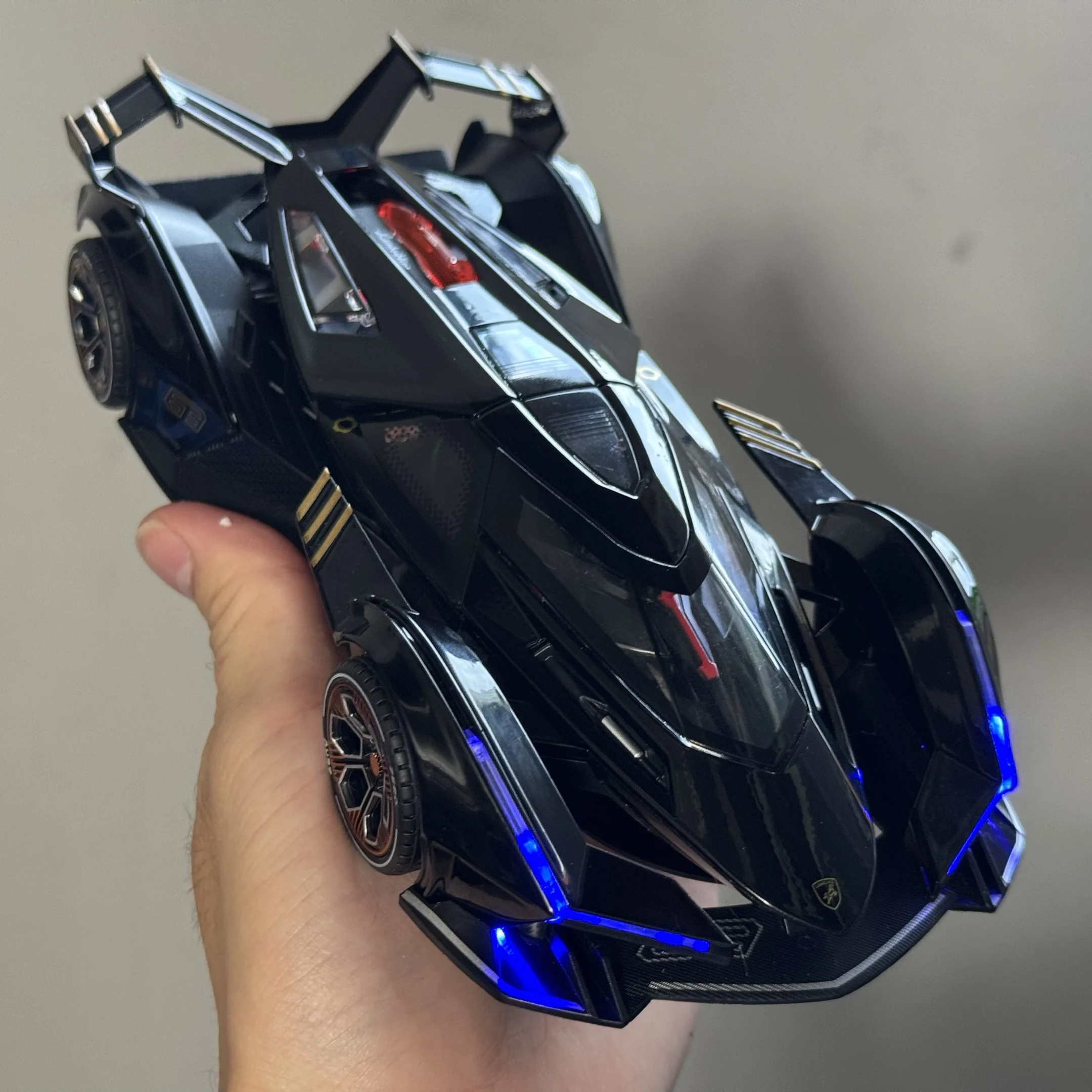 V12 Vision GT 1:24 Diecast Model Car 4 V12 Vision GT 1:24 Diecast Model Car - Image 4