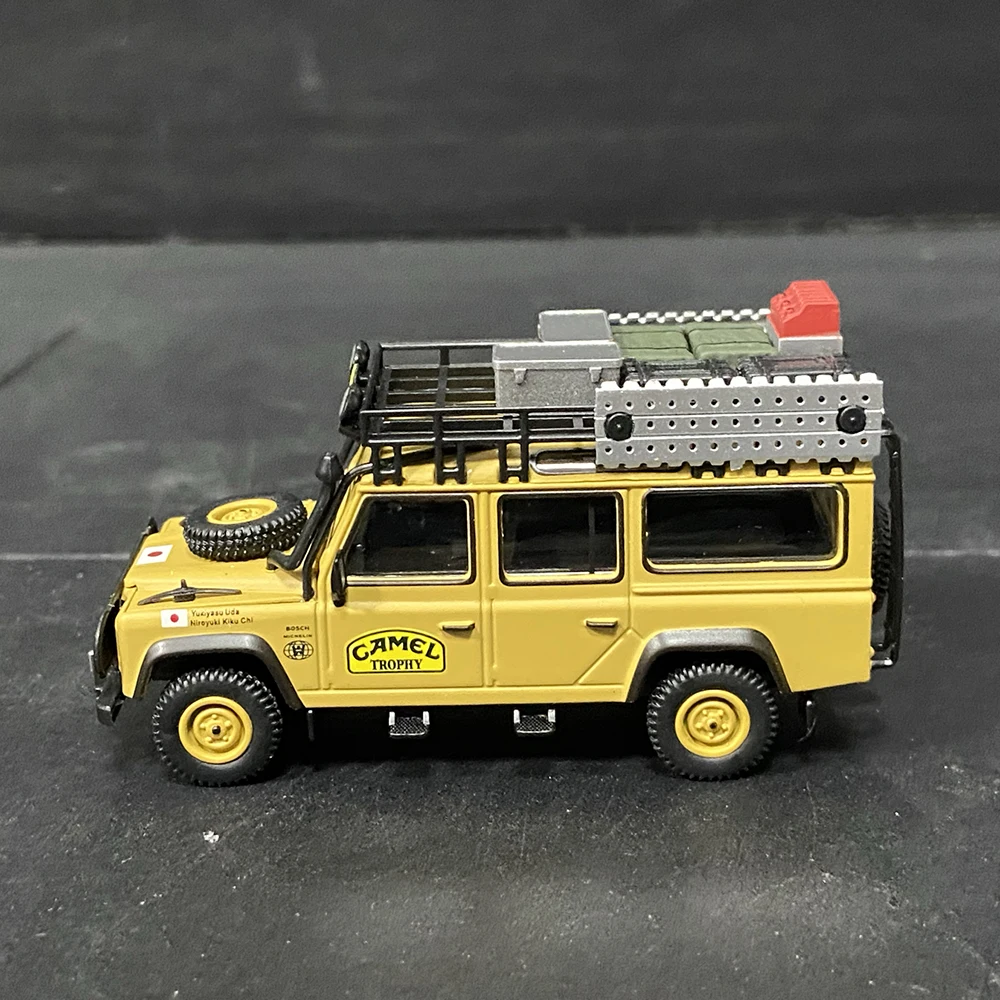 1:64 Scale Land Rover Defender Camel Cup 1989 Model 4 1:64 Scale Land Rover Defender Camel Cup 1989 Model - Image 4