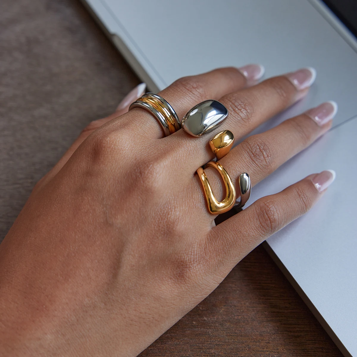 Triple-Color Stainless Steel Women's Ring 2 Triple-Color Stainless Steel Women's Ring - Image 2