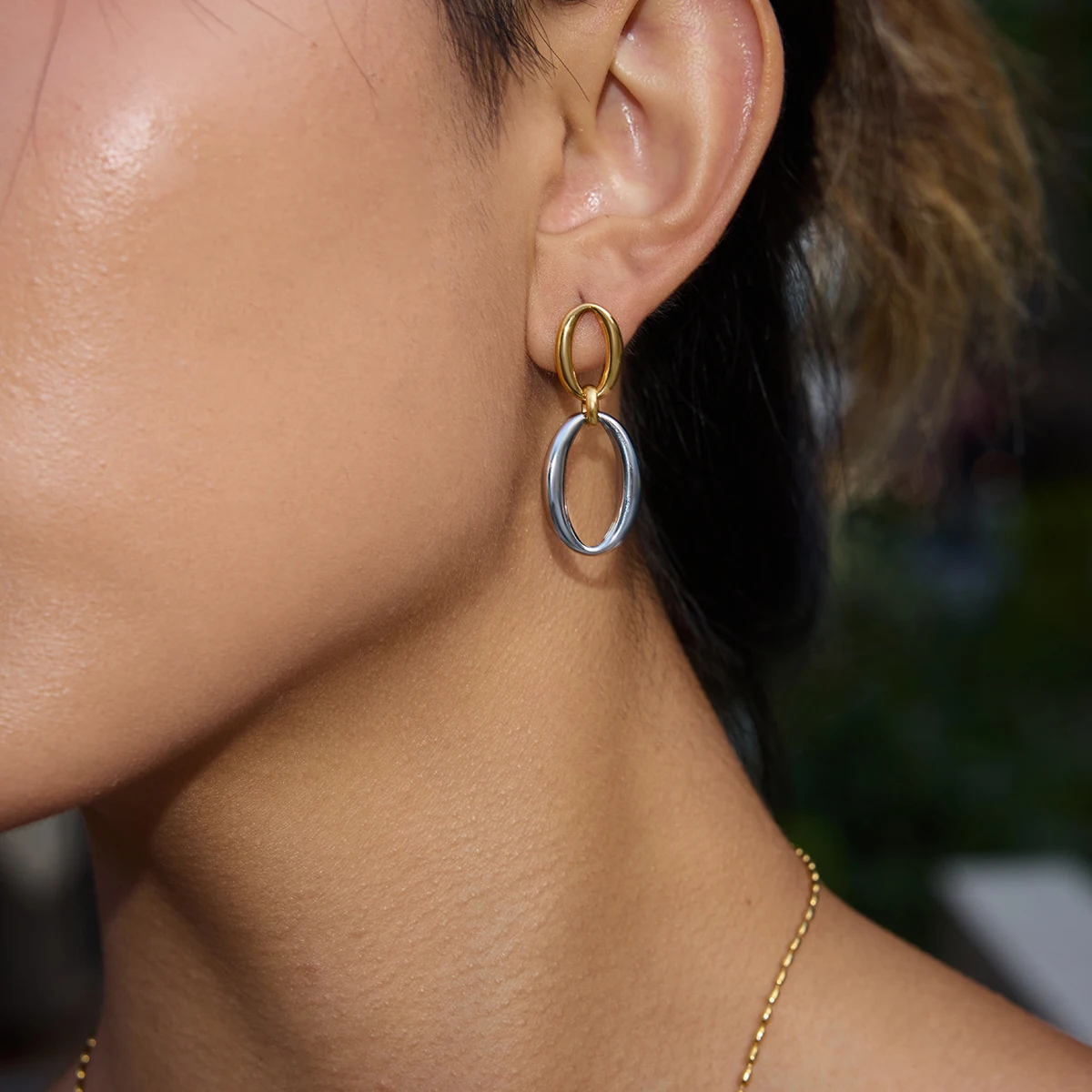 Stainless Steel Two-Tone O-Shaped Earrings 3 Stainless Steel Two-Tone O-Shaped Earrings - Image 3