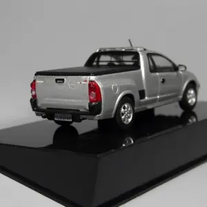 2003 Metallic Silver Pickup Miniature Model 6 S463e0a33a7ef43de94cdf9b34b8b99e6f
