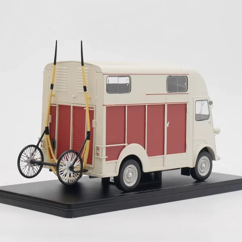 1:24 Scale Citroen Type H Diecast Model 2 1:24 Scale Citroen Type H Diecast Model - Image 2