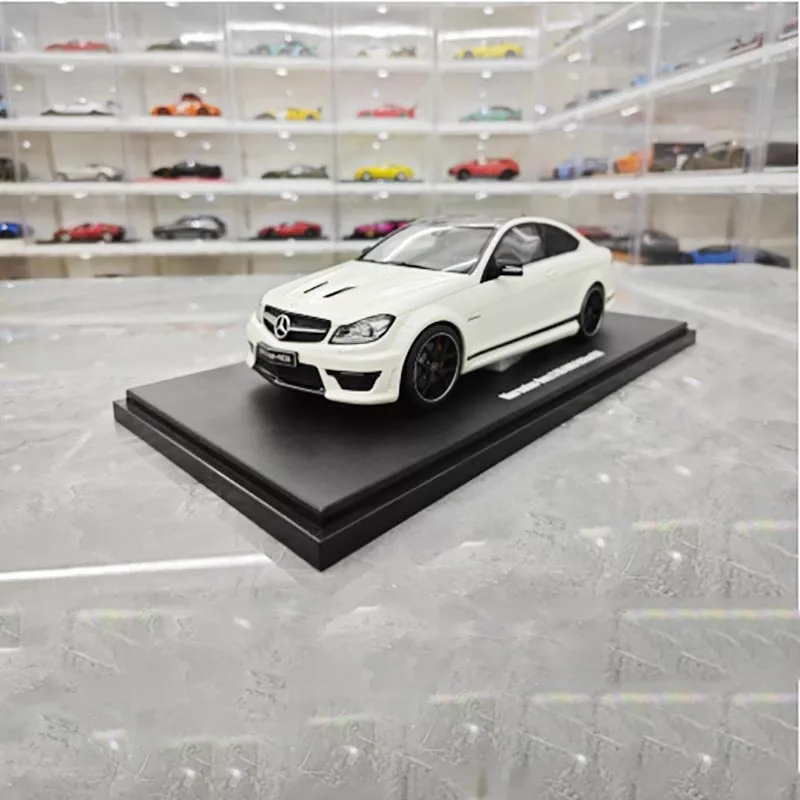 White 1/18 Scale Mercedes-Benz C63 AMG Resin Model 4 White 1/18 Scale Mercedes-Benz C63 AMG Resin Model - Image 4