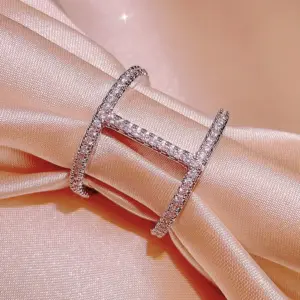 Sterling Silver Geometric Cross Ring with Zircons 9 S47ef622ca2d24a648e3339355e5ac08bm