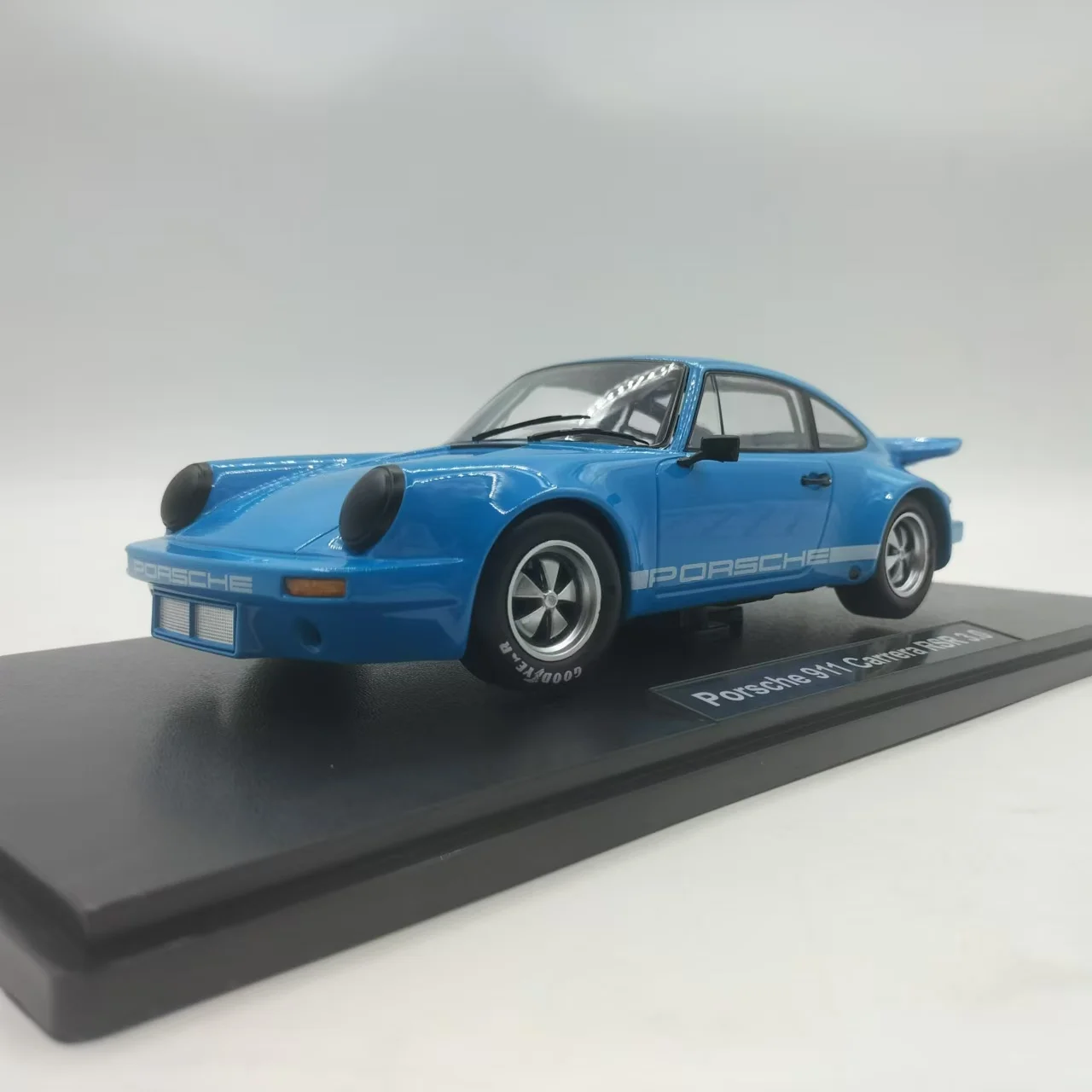 Vibrant Blue 1:18 Porsche 911 Carrera RSR Model 2 Vibrant Blue 1:18 Porsche 911 Carrera RSR Model - Image 2