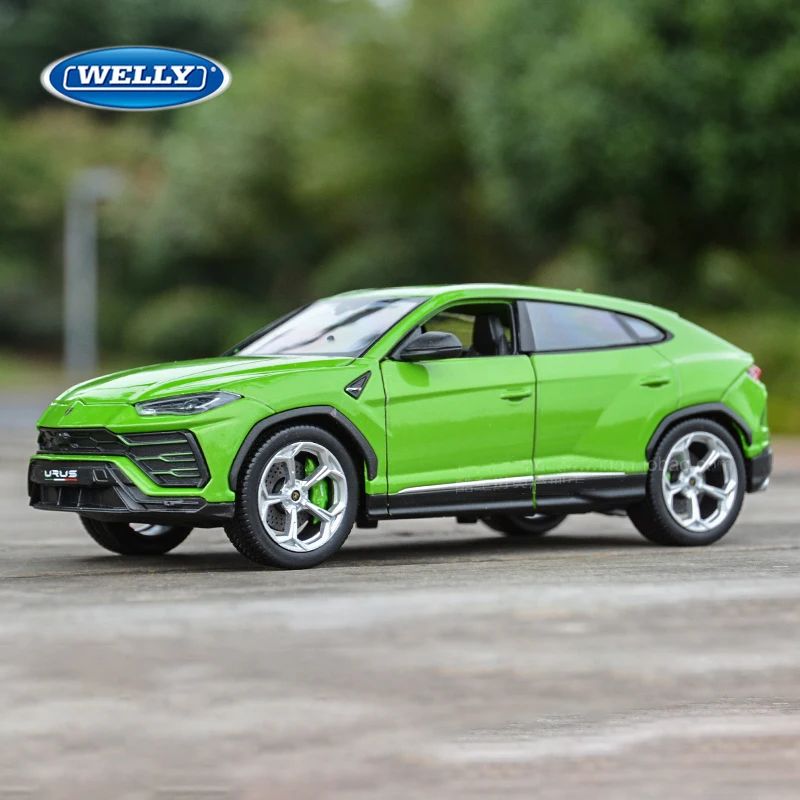 Green Lamborghini URUS 1:24 Diecast Model 9 Green Lamborghini URUS 1:24 Diecast Model - Image 9