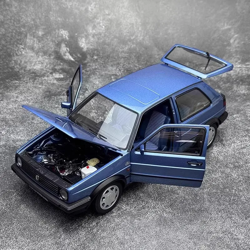1:18 Scale Vintage Volkswagen Golf Model 5 1:18 Scale Vintage Volkswagen Golf Model - Image 5