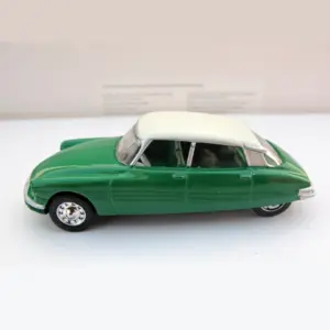 Vintage Green Citroen DS Model for Collectors 8 S4a59fc4073f5401e8b143d8298e6ce6dM