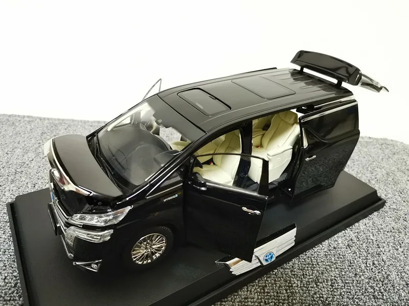1:18 Scale Luxury MPV Model Car 4 1:18 Scale Luxury MPV Model Car - Image 4