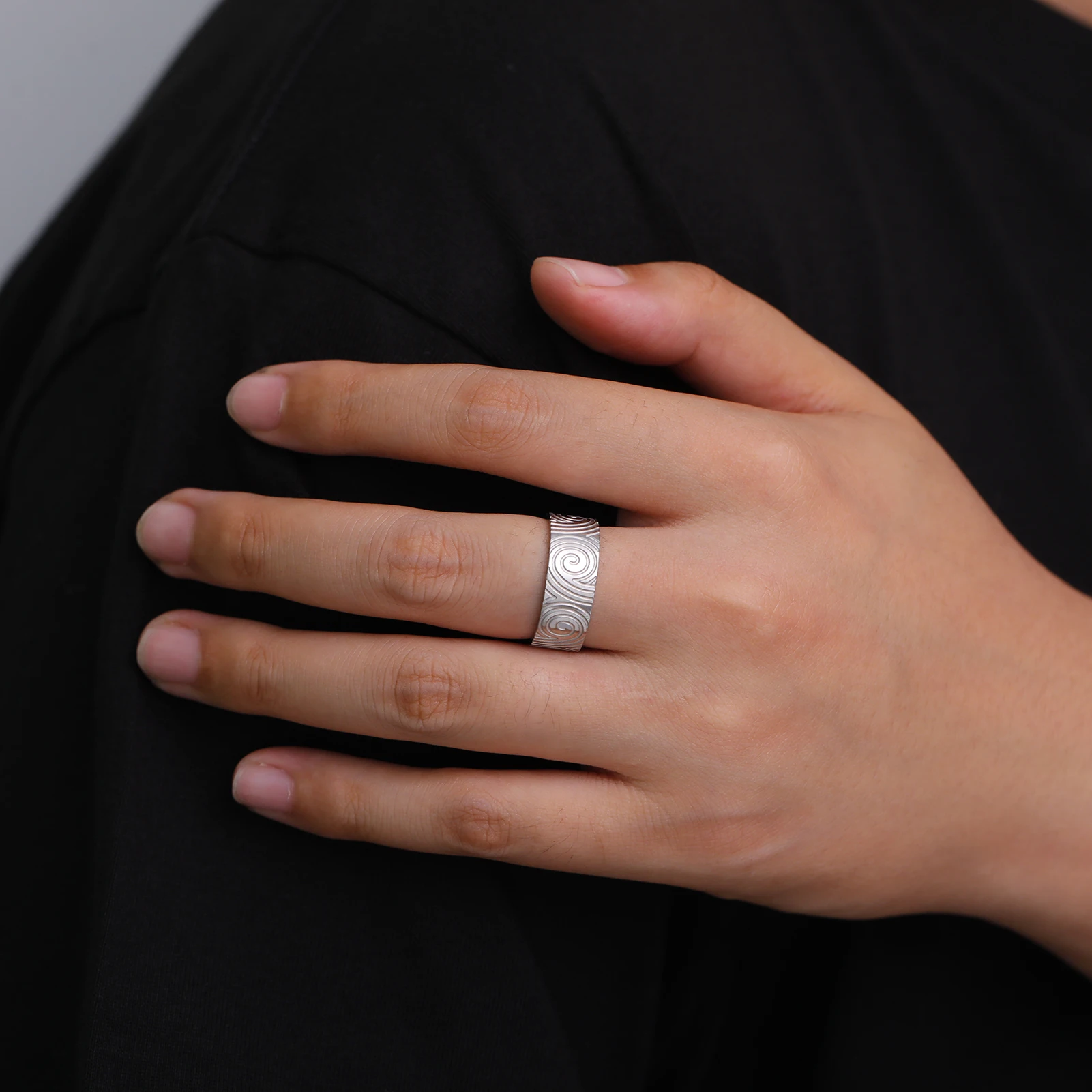 Swirl Engraved Stainless Steel Ring for Men Women 3 Swirl Engraved Stainless Steel Ring for Men Women - Image 3