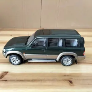 Resin 1:18 Nissan Patrol Y61 Model 8 S4b2e32ed7dee4943abf93eda6df9ca33b
