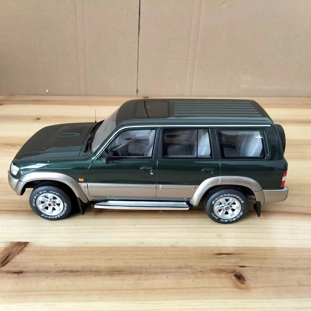Resin 1:18 Nissan Patrol Y61 Model 4 Resin 1:18 Nissan Patrol Y61 Model - Image 4