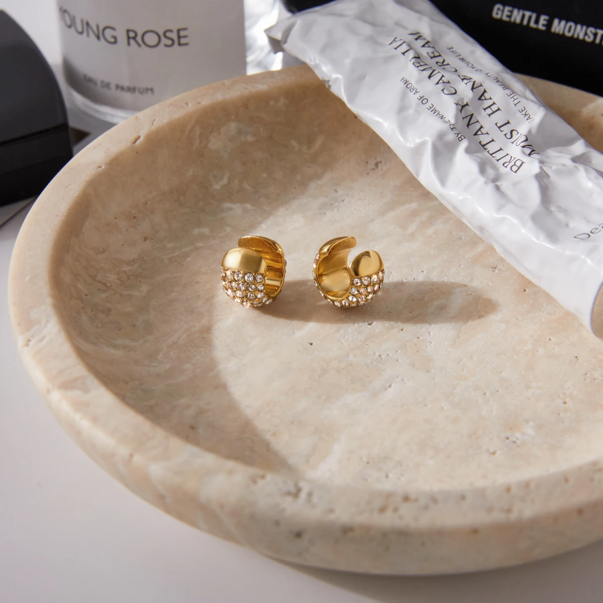 Elegant Stainless Steel Zircon Ear Clips JDE0307050 5 Elegant Stainless Steel Zircon Ear Clips JDE0307050 - Image 5