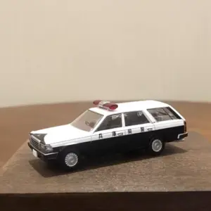 Nissan Gloria Van V20E Diecast Model by WELLY 6 S4b5d7c6a14df49cfb2efa7a42a3ad3af7