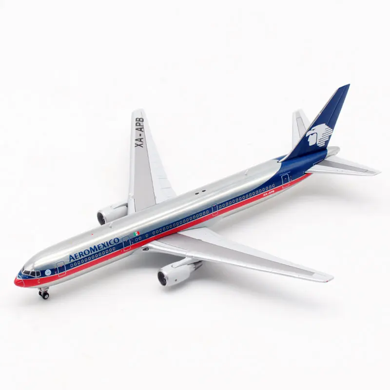 Aeromexico B767-300ER Scale Model 1/400 5 Aeromexico B767-300ER Scale Model 1/400 - Image 5