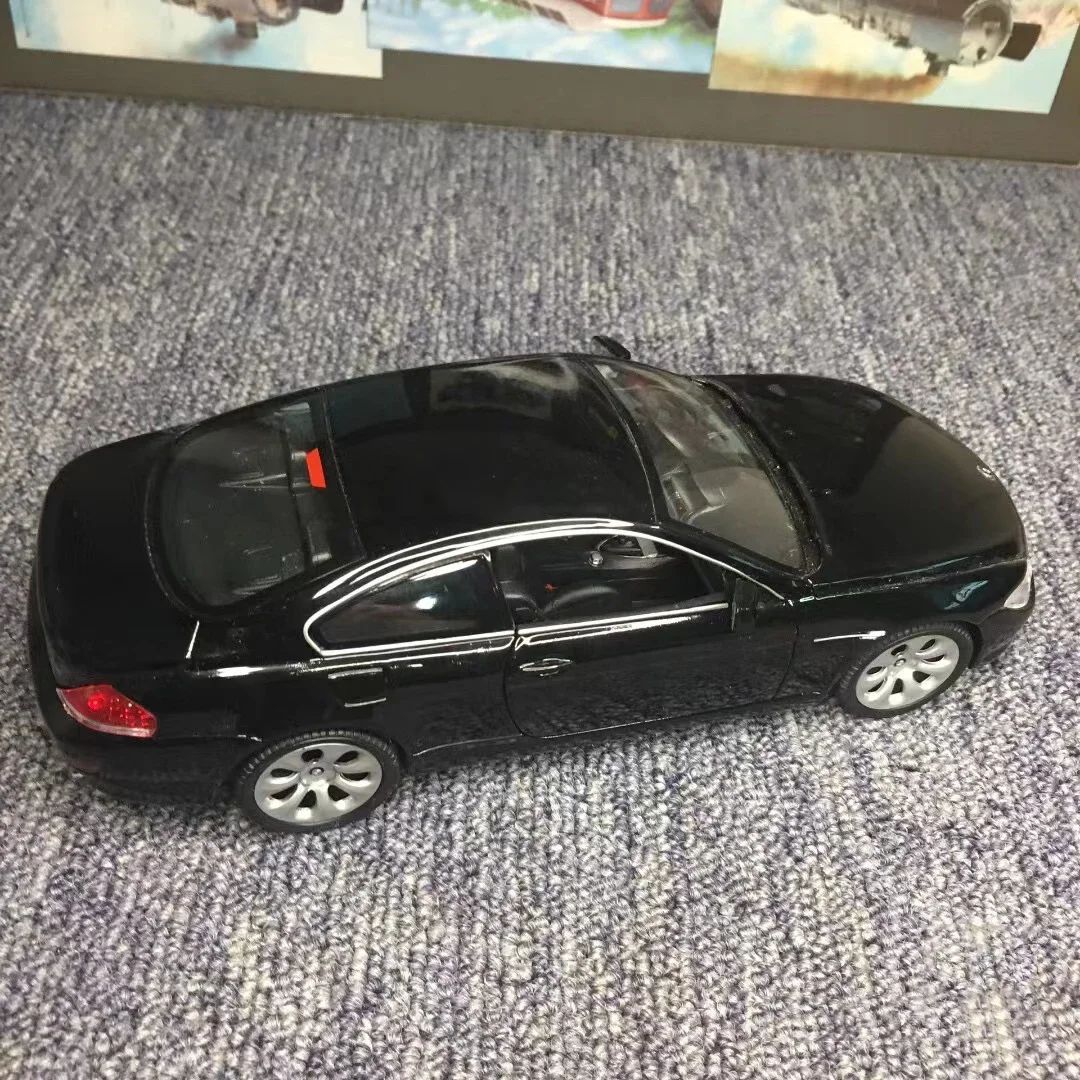 Flawed 1:24 BMW 645Ci Diecast Model in Black 2 Flawed 1:24 BMW 645Ci Diecast Model in Black - Image 2