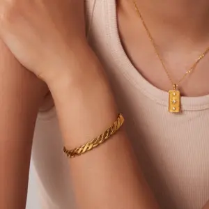 Modern Gold Stainless Steel Cuff Bracelet JDB201269 15 S4c9d5be1b6674f9bb5ba590a9bf9f427f