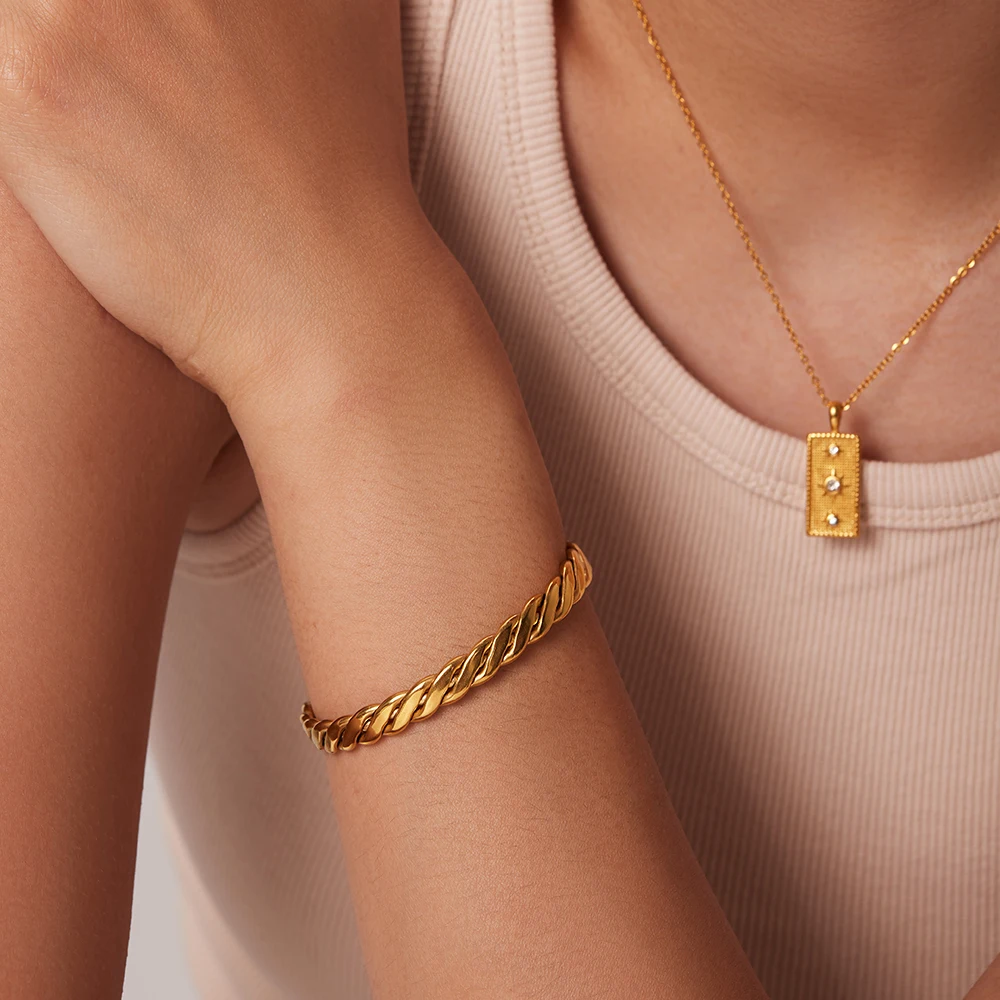 Modern Gold Stainless Steel Cuff Bracelet JDB201269 6 Modern Gold Stainless Steel Cuff Bracelet JDB201269 - Image 6