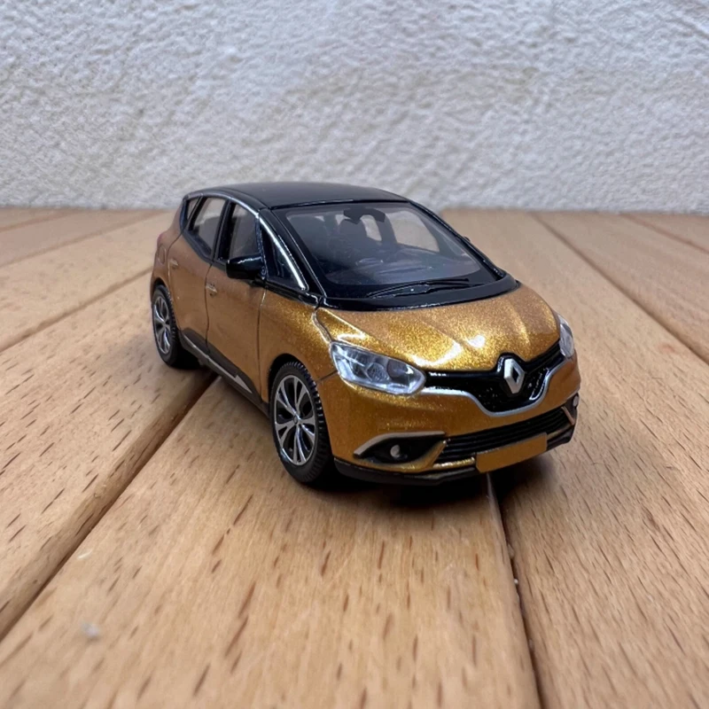 Gold Renault Scenic 1/64 Diecast Model 7 Gold Renault Scenic 1/64 Diecast Model - Image 7