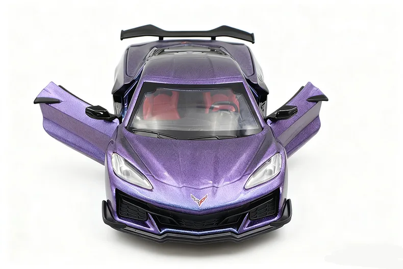 Purple Chevrolet Corvette Z06 1:24 Scale Diecast 3 Purple Chevrolet Corvette Z06 1:24 Scale Diecast - Image 3