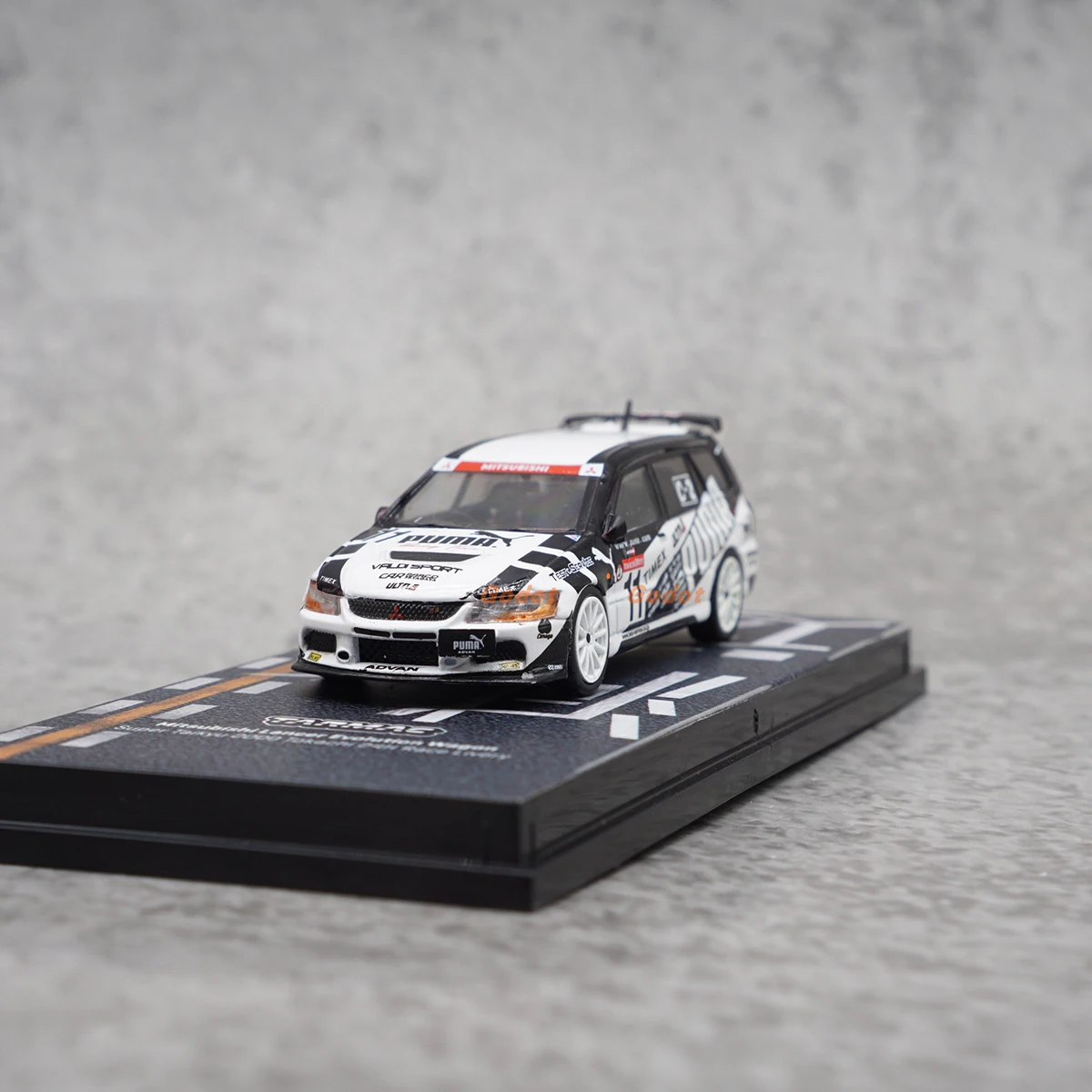 1:64 Mitsubishi EVO9 Station Wagon Diecast Model 3 1:64 Mitsubishi EVO9 Station Wagon Diecast Model - Image 3