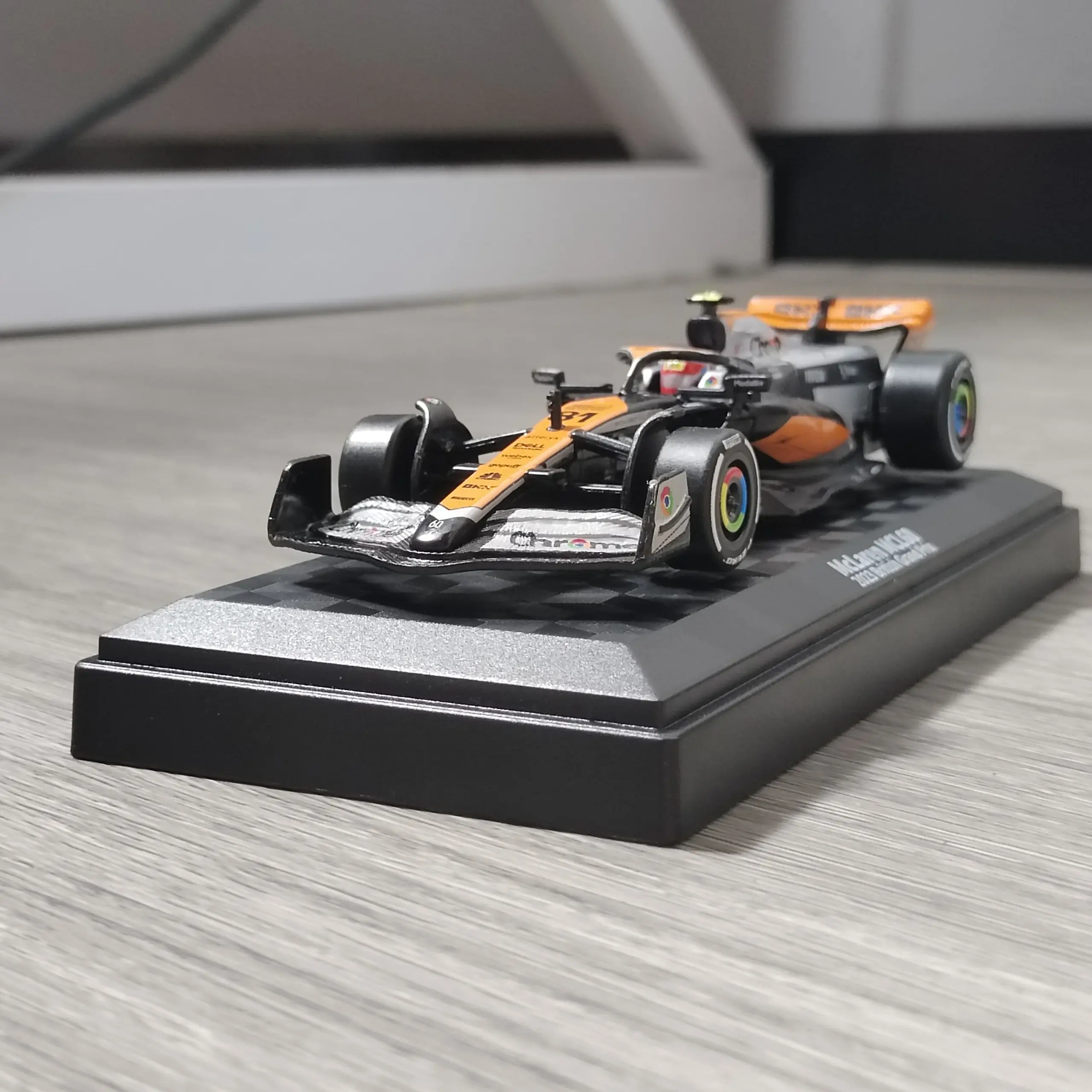 1:43 McLaren F1 Diecast Model for Collectors 2 1:43 McLaren F1 Diecast Model for Collectors - Image 2