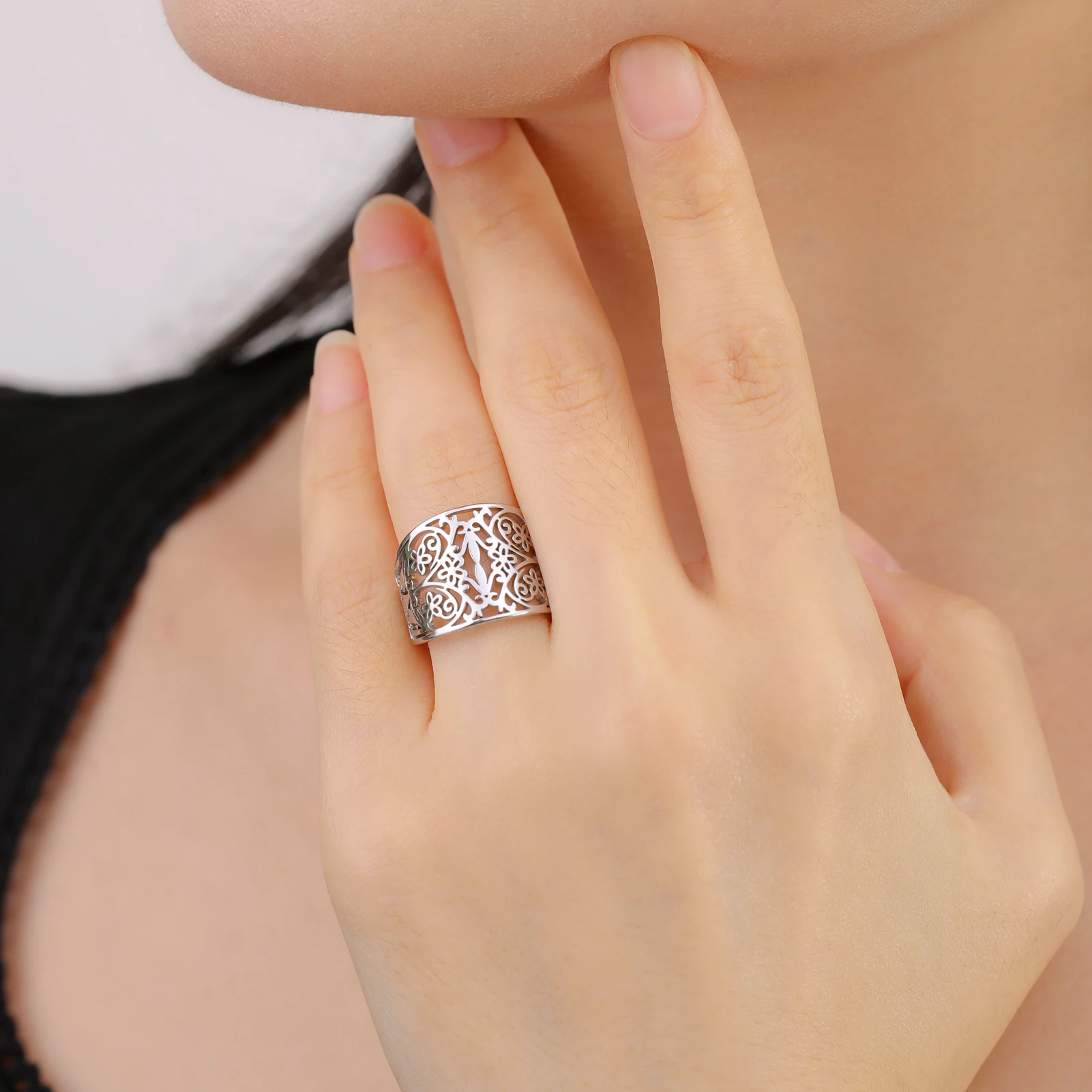 Vintage Stainless Steel Filigree Wide Ring 4 Vintage Stainless Steel Filigree Wide Ring - Image 4