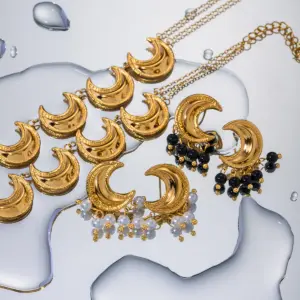 Stainless Steel Crescent Moon Necklace for Women 11 S4e21ca16b84d4e308e50013094e6f3ccd