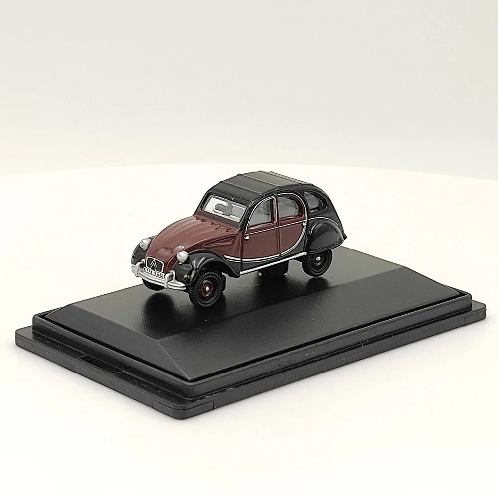 Vintage Citroen 2CV Diecast Model 1:76 Scale 2 Vintage Citroen 2CV Diecast Model 1:76 Scale - Image 2