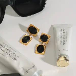 Vintage Gold and Black Stainless Steel Earrings 10 S4e4cc643693045a18091cbec180d6173O