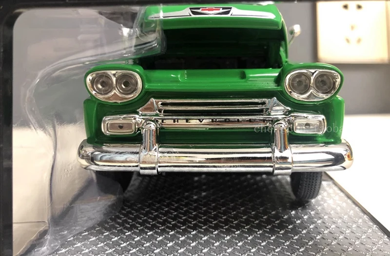 1958 Chevrolet Apache Cameo Diecast Model 3 1958 Chevrolet Apache Cameo Diecast Model - Image 3