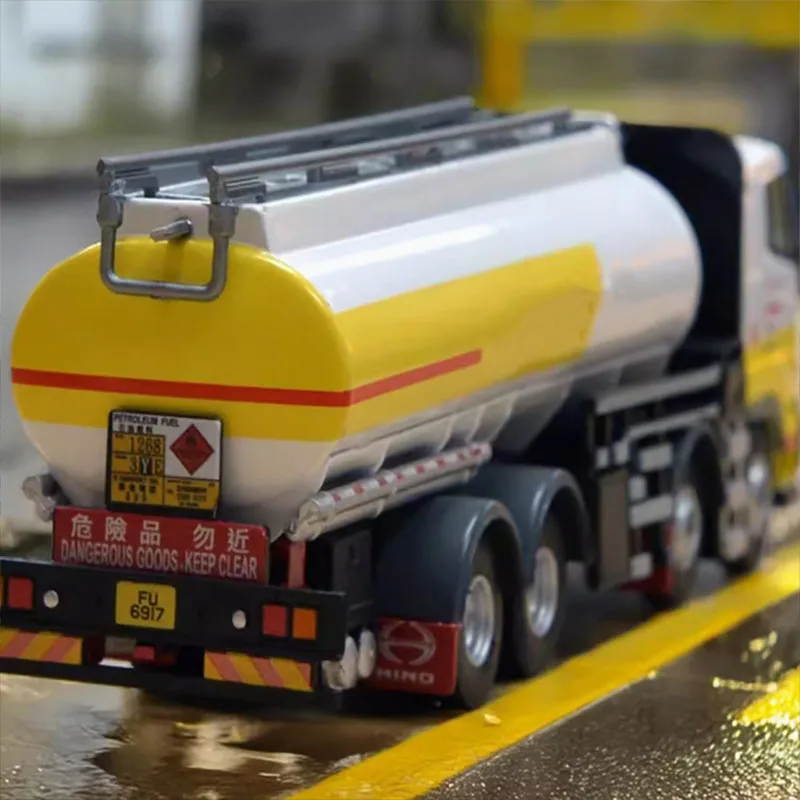 Diecast Tanker Truck Model for Collectors 5 Diecast Tanker Truck Model for Collectors - Image 5
