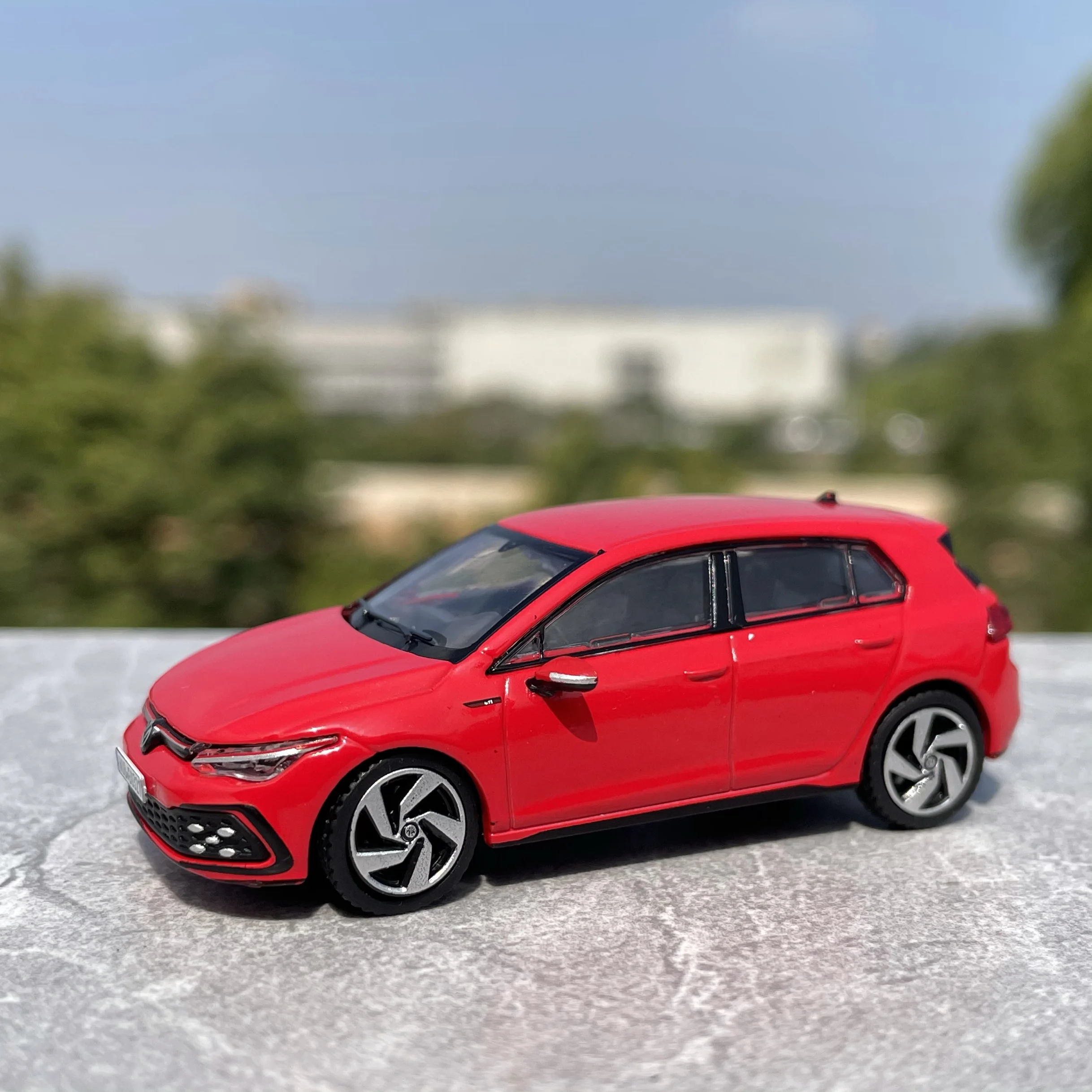 Volkswagen Golf GTI 1:64 Diecast Model Replica 5 Volkswagen Golf GTI 1:64 Diecast Model Replica - Image 5