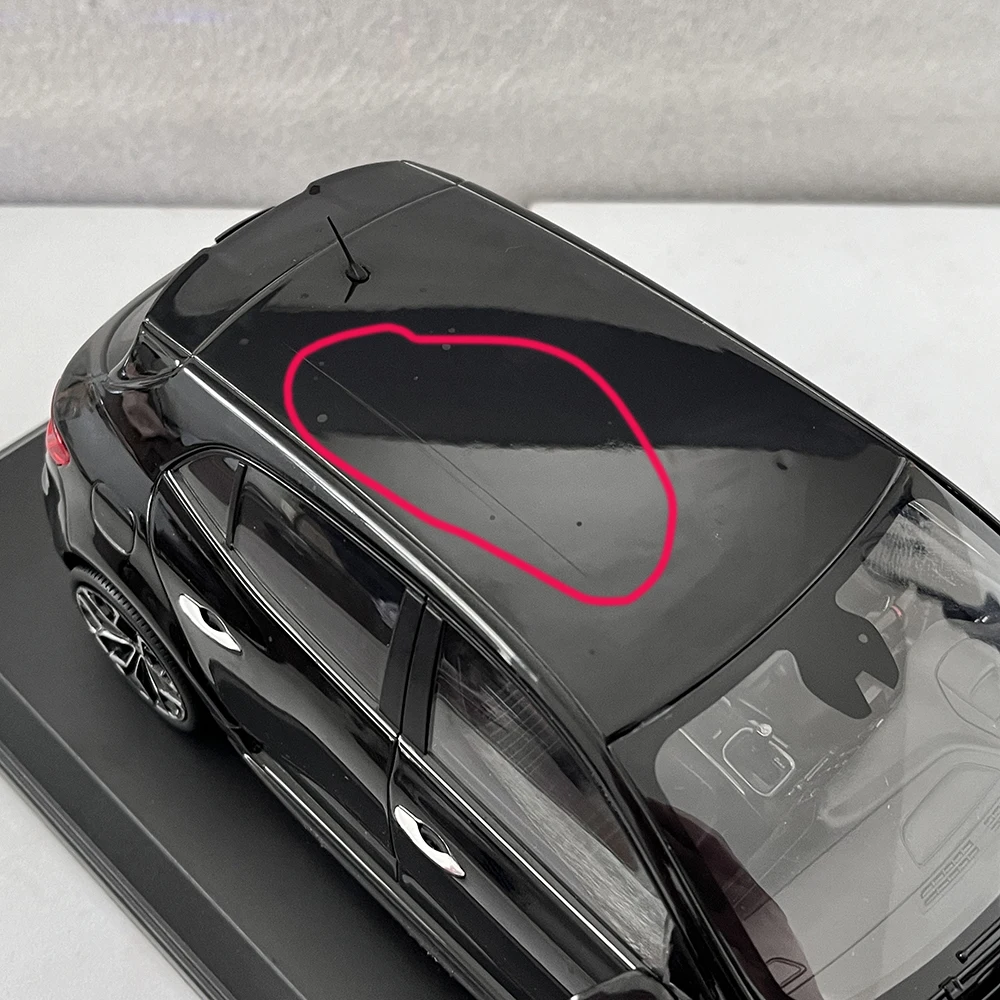 Renault Megane RS 1:18 Scale Die-Cast Model 6 Renault Megane RS 1:18 Scale Die-Cast Model - Image 6