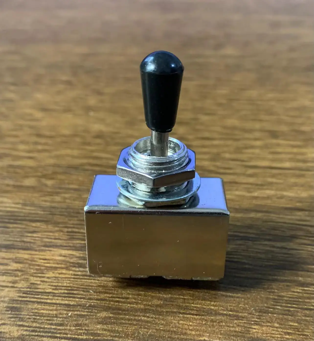 3-Way Electric Guitar Switch with Metal Housing 4 3-Way Electric Guitar Switch with Metal Housing - Image 4