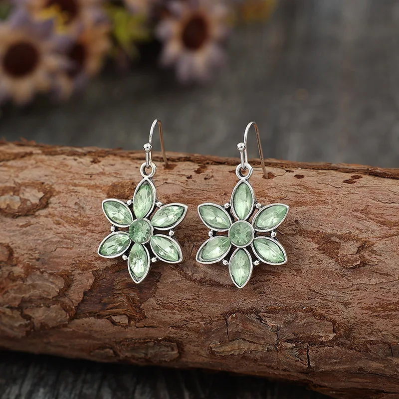 Vintage Silver and Green Stone Dangle Earrings 2 Vintage Silver and Green Stone Dangle Earrings - Image 2