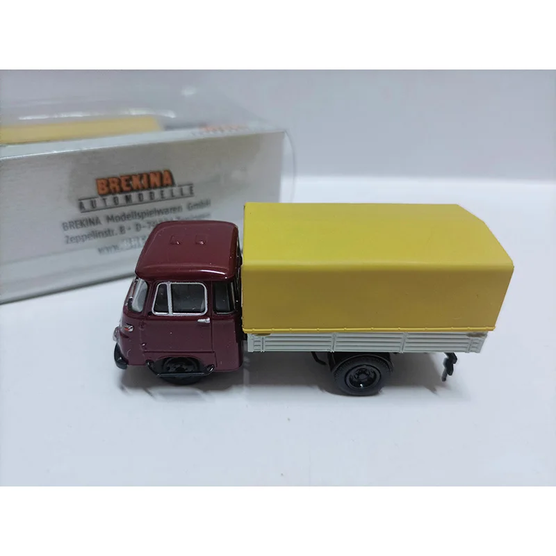 Brekina 1:87 Vintage Cargo Truck Model 3 Brekina 1:87 Vintage Cargo Truck Model - Image 3