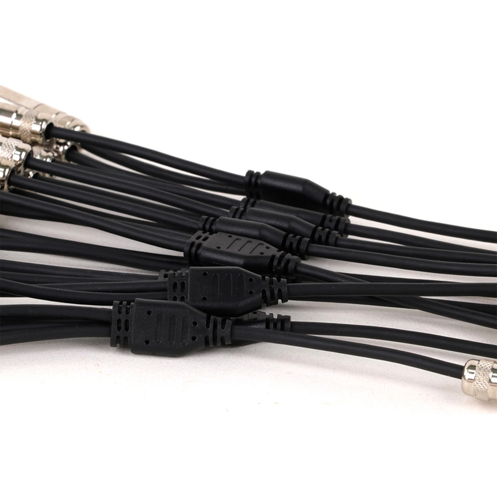 Mini XLR Y Splitter Cable for Audio Connections 4 Mini XLR Y Splitter Cable for Audio Connections - Image 4