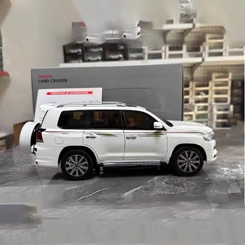 1:18 Scale Land Cruiser LC200 Spare Tire Model 4 1:18 Scale Land Cruiser LC200 Spare Tire Model - Image 4