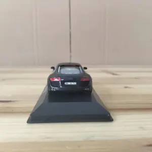 Audi R8 1:43 Scale Die-Cast Model Toy 11 S51f5cffbbae443bda22d9f2e205d253dj