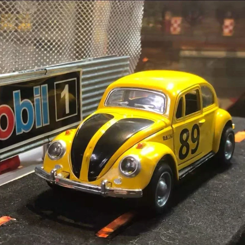 1:32 Scale Vintage Volkswagen Beetle Diecast Model 4 1:32 Scale Vintage Volkswagen Beetle Diecast Model - Image 4