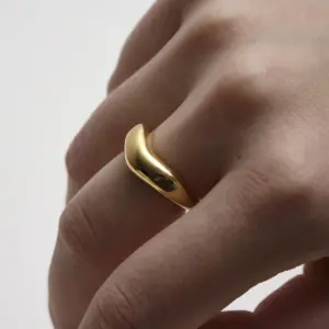 S528995640ef043688792f8e1e0376cbcC